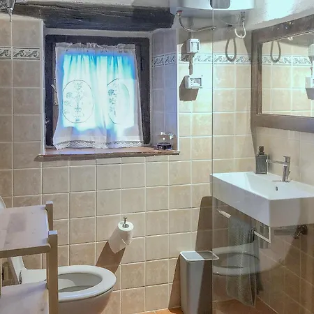 1 Bedroom Cozy In Lägenhet Anghiari